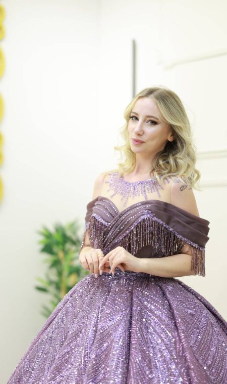 Lila Prenses Simli,Pul Payet İşlemeli Kayık Yaka ve Boyun Detaylı Ferayeli Nişanlık