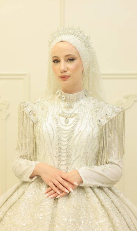 Prenses Model Gelinlik,Omuz Sarkıt Taş İşlemeli Full Güpür ve Taş İşleme,Arka Detay Fırfır ve İşleme Trend Dubai Model