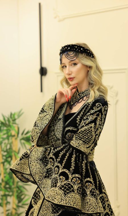 Siyah Gold İşlemeli Hint Kaftan Kol Pelerinli