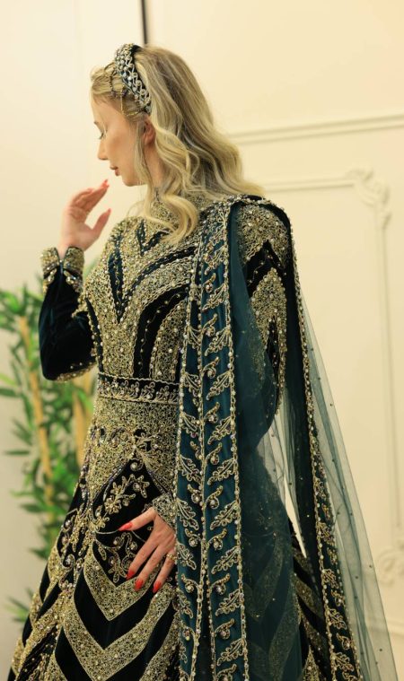 Siyah Üzeri Gold,Full Taş İşleme Tek Parça Hint Kaftan