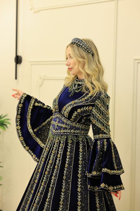 Lacivert Üzeri Gold İşleme Hint Kaftan Kol Pelerinli