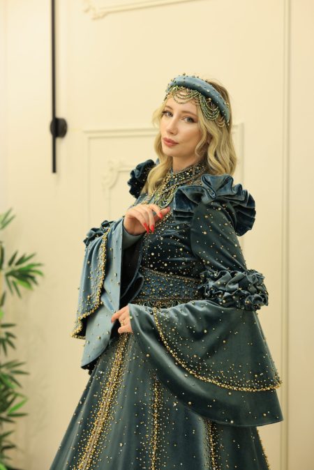 Haki Yeşili Full Taş İşlemeli Kaftan Kol Pelerinli